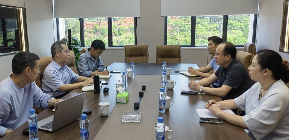 【 科研动态】校党委副书记、校长徐忠麟率队赴有研新能源材料（江西）有限公司考察交流